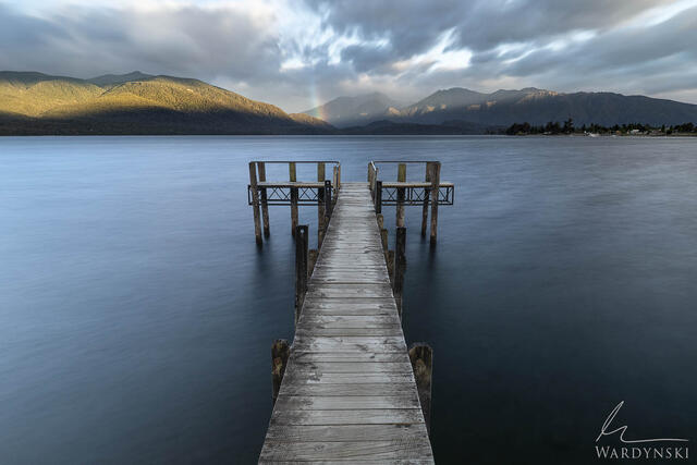 long exposure photography of Lake Te'Anau in New Zealand