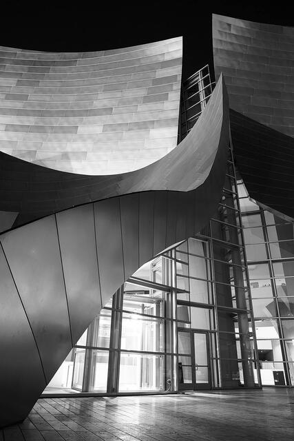 black-and-white-architecture example