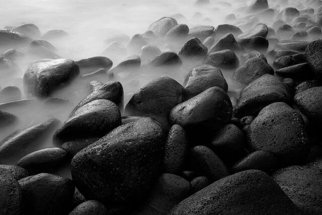 minimal-black-and-white-rocks